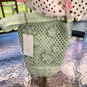 A New Day NWT Women's Green Staw Mini Floral Bucket Bag